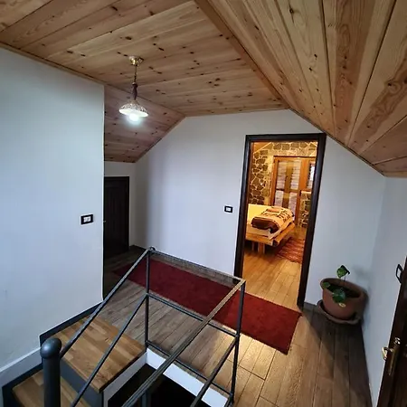 The Village House * Korce